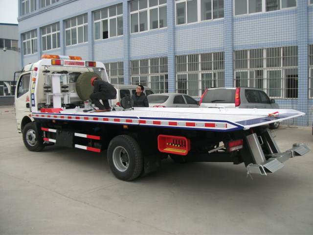东风多利卡清障车/最畅销的道路清障车